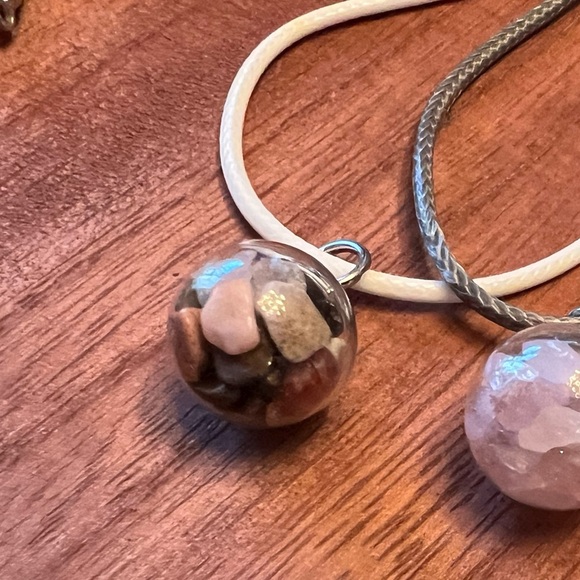 Hand filled glass globe pendants with assorted crystal chips. Set of 3. - Picture 4 of 4